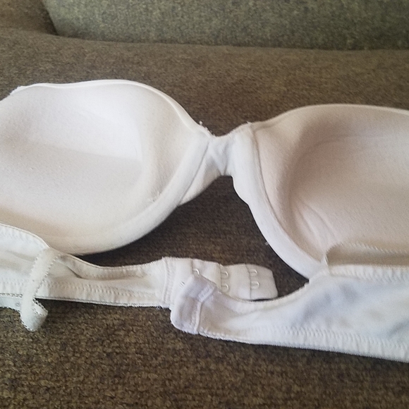 VICTORIA'S SECRET BRA - Picture 3 of 3